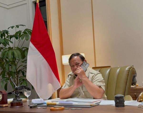 Prabowo Terima Telepon Donald Trump, Wajahnya Sumringah Prabowo Terima Telepon Donald Trump, Wajahnya Sumringah