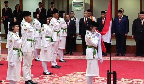 Pramono Kukuhkan 42 Paskibraka DKI Jakarta Pramono Kukuhkan 42 Paskibraka DKI Jakarta