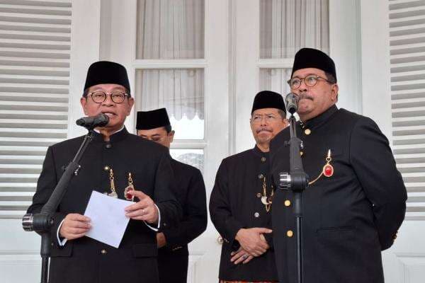 Pramono Minta Sekolah Negeri dan Swasta Tak Lagi Tahan Ijazah Siswa Tidak Mampu Pramono Minta Sekolah Negeri dan Swasta Tak Lagi Tahan Ijazah Siswa Tidak Mampu