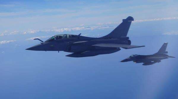 Prancis Kerahkan Pesawat Bersenjata Nuklir ke Perbatasan Jerman, Ini Pemicu Utamanya Prancis Kerahkan Pesawat Bersenjata Nuklir ke Perbatasan Jerman, Ini Pemicu Utamanya