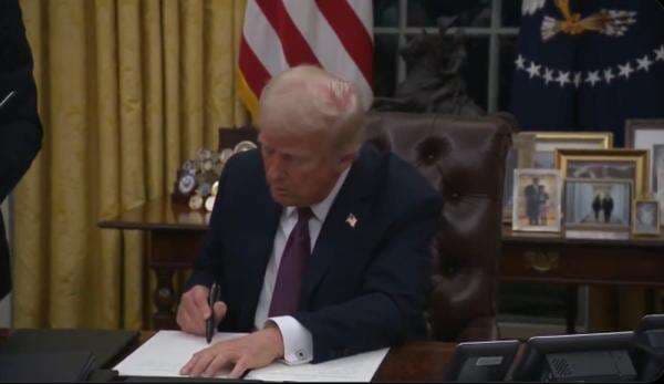 Pengakuan Gender Hingga Keluar dari WHO, Ini Perintah Pertama Trump dalam 3 Hari Menjabat Pengakuan Gender Hingga Keluar dari WHO, Ini Perintah Pertama Trump dalam 3 Hari Menjabat