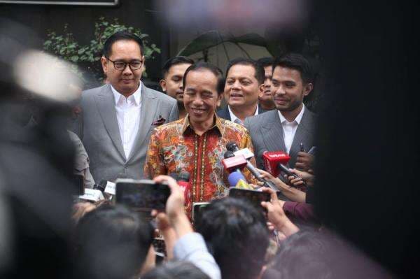 12 Nama Masuk Daftar Terlapor Ijazah Jokowi, Siapa Paling Mengejutkan? 12 Nama Masuk Daftar Terlapor Ijazah Jokowi, Siapa Paling Mengejutkan?