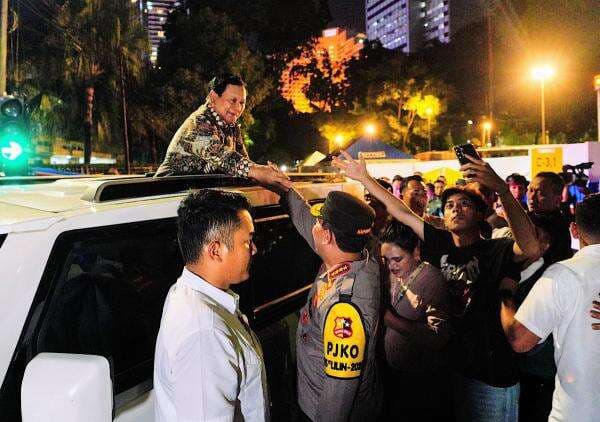 Soal Survei 80,9 Persen Publik Puas, Prabowo Puji Seluruh Jajarannya yang Kerja Tak Kenal Libur Soal Survei 80,9 Persen Publik Puas, Prabowo Puji Seluruh Jajarannya yang Kerja Tak Kenal Libur
