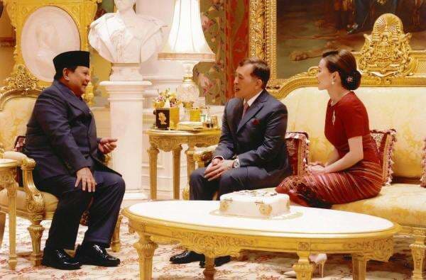 Momen Prabowo Disambut Raja dan Ratu Thailand di Amphorn Royal Palace Momen Prabowo Disambut Raja dan Ratu Thailand di Amphorn Royal Palace