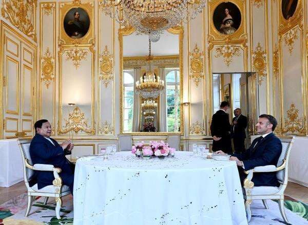 Usai Bastille Day, Prabowo Dijamu Macron dalam Santap Malam Eksklusif di Istana Elysee Usai Bastille Day, Prabowo Dijamu Macron dalam Santap Malam Eksklusif di Istana Elysee