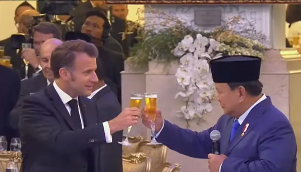Prabowo Disebut Minum Bir saat Jamu Macron, Istana: Sari Apel Prabowo Disebut Minum Bir saat Jamu Macron, Istana: Sari Apel