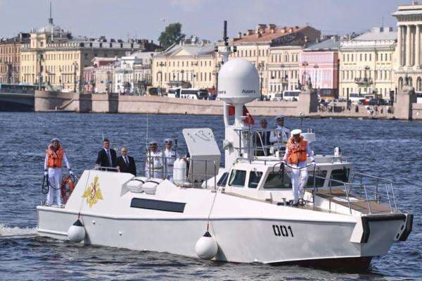 Drone Ukraina Serang St Petersburg saat Putin Hadiri Hari Angkatan Laut Rusia Drone Ukraina Serang St Petersburg saat Putin Hadiri Hari Angkatan Laut Rusia