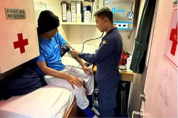 Pria Ini Ditemukan Hidup setelah 94 Hari Hilang di Laut: Saya Makan Kecoak dan Kura-kura Pria Ini Ditemukan Hidup setelah 94 Hari Hilang di Laut: Saya Makan Kecoak dan Kura-kura