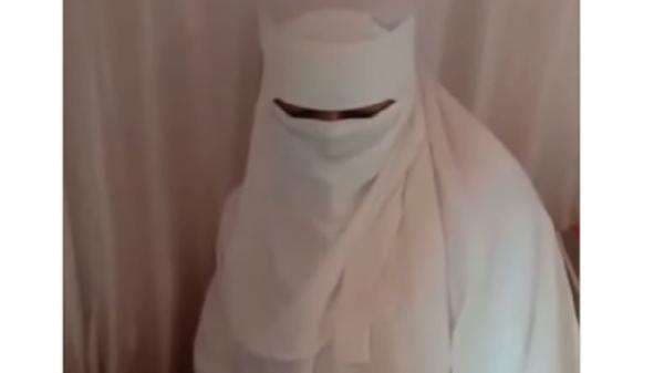 Pria yang Viral Menyamar Jadi Calon Pengantin Wanita Ditahan di Mapolres Pinrang Pria yang Viral Menyamar Jadi Calon Pengantin Wanita Ditahan di Mapolres Pinrang