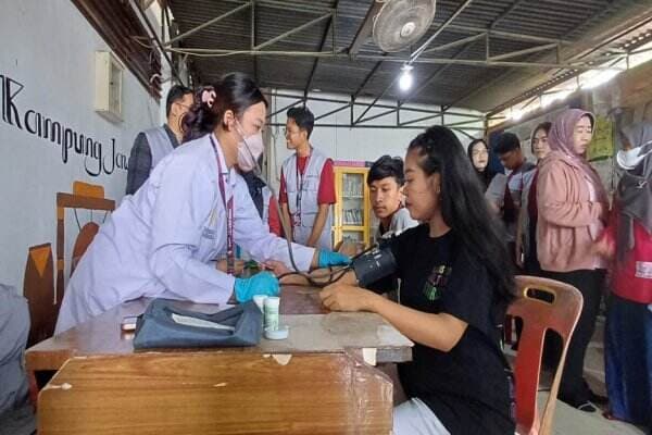 Prihatin Masalah Kesehatan Ibu Hamil, FK Unair Adakan Bakti Sosial di Tambaksari Prihatin Masalah Kesehatan Ibu Hamil, FK Unair Adakan Bakti Sosial di Tambaksari