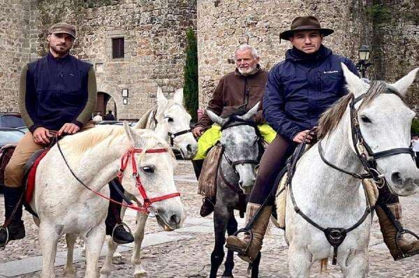 Profil Abdelkader Harkassi, Imam Spanyol yang Berangkat Haji dengan Naik Kuda Profil Abdelkader Harkassi, Imam Spanyol yang Berangkat Haji dengan Naik Kuda