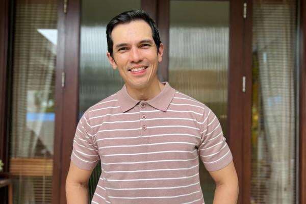 Profil dan Biodata Adrian Maulana, Artis yang Banting Setir Jadi Ahli Finansial Profil dan Biodata Adrian Maulana, Artis yang Banting Setir Jadi Ahli Finansial