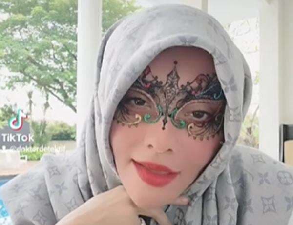 Profil DokTif yang Viral di TikTok karena Bongkar Skincare Overclaim Profil DokTif yang Viral di TikTok karena Bongkar Skincare Overclaim