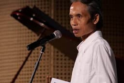 Profil Joko Pinurbo, Sastrawan Indonesia yang Dikenal dengan Karyanya yang Nyentrik