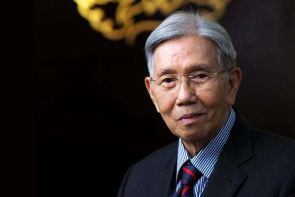 Profil Kwik Gian Gie, Menko Ekonomi Era Gusdur yang Peduli Dunia Pendidikan Profil Kwik Gian Gie, Menko Ekonomi Era Gusdur yang Peduli Dunia Pendidikan