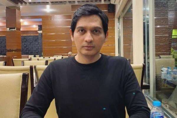 Profil Lucky Hakim, Artis Sekaligus Bupati Indramayu yang Liburan ke Jepang Tanpa Izin Profil Lucky Hakim, Artis Sekaligus Bupati Indramayu yang Liburan ke Jepang Tanpa Izin