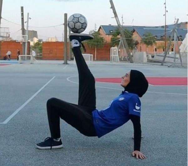 Profil Maymi Asgari, Muslimah Atlet Freestyle Sepakbola Peraih Best Video Creator di Dubai Profil Maymi Asgari, Muslimah Atlet Freestyle Sepakbola Peraih Best Video Creator di Dubai