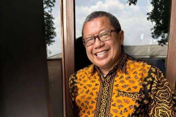 Profil Onno W Purbo, Wakil Rektor ITTS yang Jadi Pelopor IT di Indonesia Profil Onno W Purbo, Wakil Rektor ITTS yang Jadi Pelopor IT di Indonesia