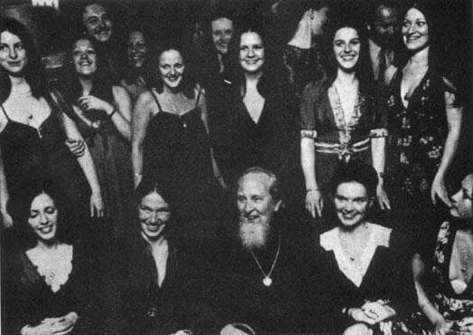 Profil Sekte Seks David Berg dan Anak-anak Tuhan, Kultus Sesat yang Didirikan Pengkhotbah Profil Sekte Seks David Berg dan Anak-anak Tuhan, Kultus Sesat yang Didirikan Pengkhotbah