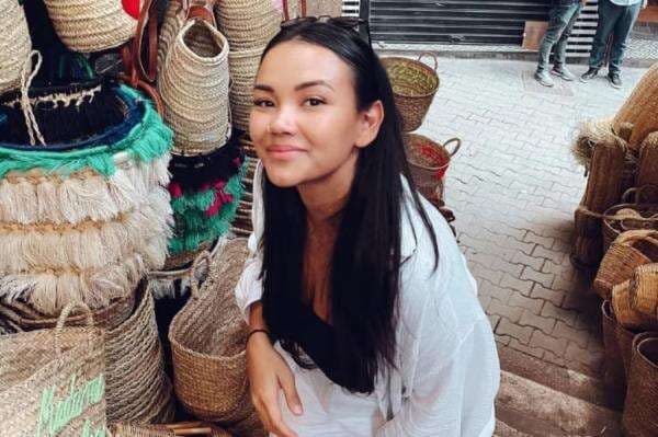 Profil Alexandra Daguisé, Kakak Alyssa Daguisé yang Tak Kalah Memesona Profil Alexandra Daguisé, Kakak Alyssa Daguisé yang Tak Kalah Memesona