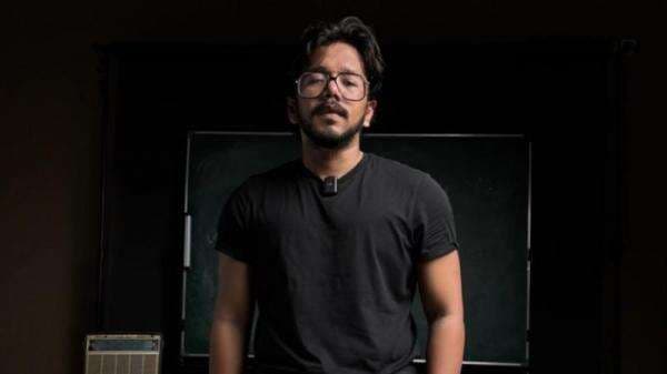 Profil dan Biodata Ferry Irwandi, YouTuber yang Tantang Dukun untuk Menyantet Dirinya Melalui Live YouTube Profil dan Biodata Ferry Irwandi, YouTuber yang Tantang Dukun untuk Menyantet Dirinya Melalui Live YouTube