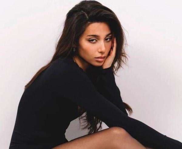 Profil dan Potret Cantik Katy Esistia, Kekasih Ole Romeny yang Dikenal Seniman Berbakat Profil dan Potret Cantik Katy Esistia, Kekasih Ole Romeny yang Dikenal Seniman Berbakat