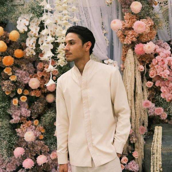Profil dan Potret Ganteng Andhika Daguisé, Adik Alyssa Daguisé yang Gantikan Sang Ayah Jadi Wali Nikah Profil dan Potret Ganteng Andhika Daguisé, Adik Alyssa Daguisé yang Gantikan Sang Ayah Jadi Wali Nikah