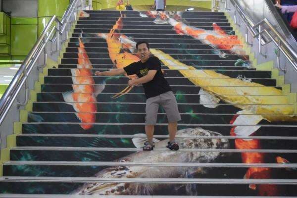 Profil dan Potret Lebah Ganteng yang Jadi Penerjemah Film Bahasa Inggris Profil dan Potret Lebah Ganteng yang Jadi Penerjemah Film Bahasa Inggris