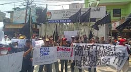 Puluhan Aparat Gabungan Diterjunkan Kawal Demo di Kantor KPU Depok