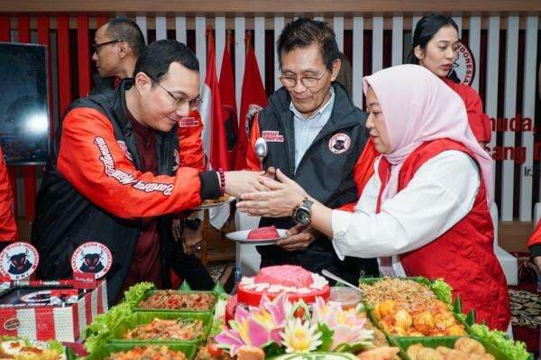 Puncak HUT ke-25, BMI Terus Bergerak Gelorakan Ajaran Bung Karno Puncak HUT ke-25, BMI Terus Bergerak Gelorakan Ajaran Bung Karno
