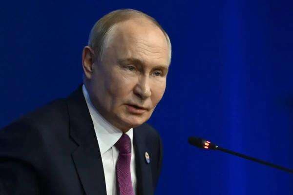 Putin akan Gelar Pertemuan Puncak Khusus Rusia-Arab Tahun Ini Putin akan Gelar Pertemuan Puncak Khusus Rusia-Arab Tahun Ini