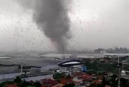 Puting Beliung Terjang Bandung dan Sumedang, BMKG Ungkap Kemunculannya