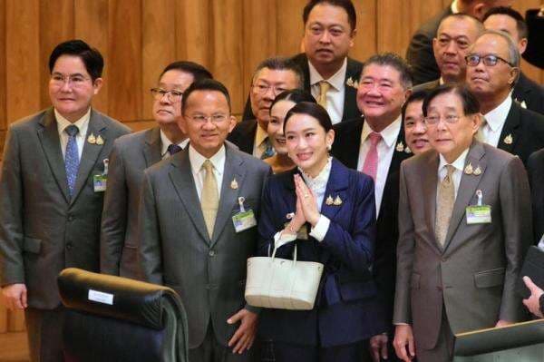 Putri Mantan PM Thaksin Selamat dari Mosi Tidak Percaya di Parlemen Putri Mantan PM Thaksin Selamat dari Mosi Tidak Percaya di Parlemen