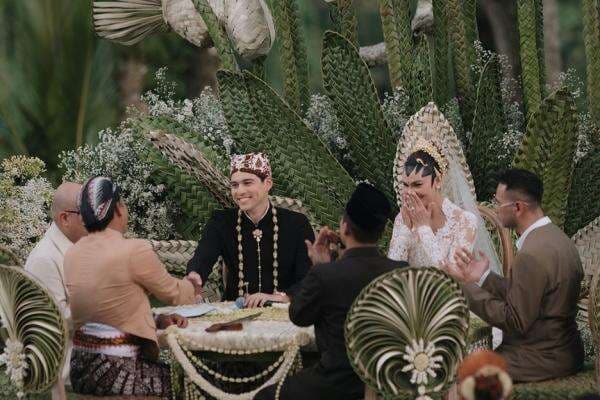 Raffi Ahmad Menangis Jadi Saksi Nikah Luna Maya: Akhirnya Kamu Menemukan Pelabuhan Terindah Raffi Ahmad Menangis Jadi Saksi Nikah Luna Maya: Akhirnya Kamu Menemukan Pelabuhan Terindah