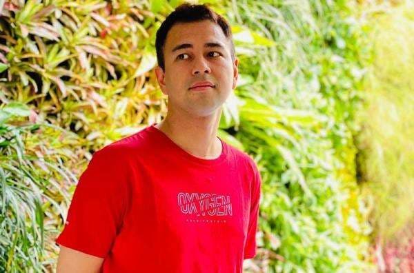 Adu Riwayat Pendidikan Raffi Ahmad dengan Pandji Pragiwaksono, Bak Bumi dan Langit Adu Riwayat Pendidikan Raffi Ahmad dengan Pandji Pragiwaksono, Bak Bumi dan Langit