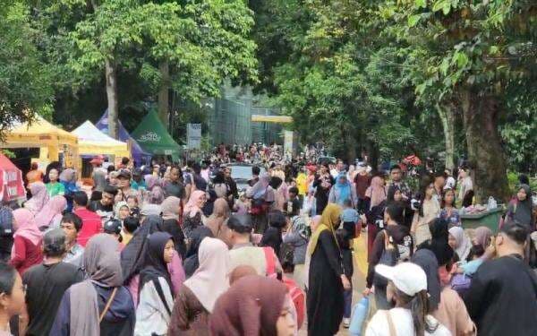 Kebun Binatang Ragunan Tetap Buka Senin Ini Kebun Binatang Ragunan Tetap Buka Senin Ini
