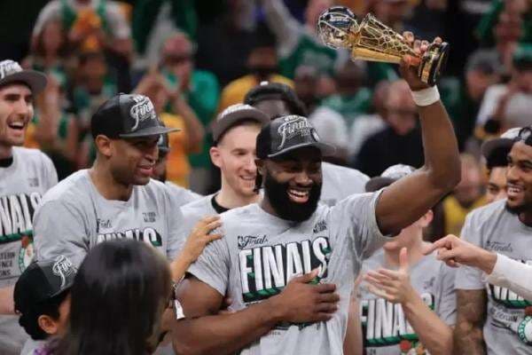 Rahasia Muslim Pebasket Jaylen Brown Jadi MVP hingga Bawa Boston Celtics Juara NBA Rahasia Muslim Pebasket Jaylen Brown Jadi MVP hingga Bawa Boston Celtics Juara NBA