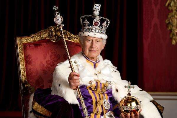 Raja Charles III Diminta Turun Takhta dan Menyerahkan Mahkota ke Pangeran William Raja Charles III Diminta Turun Takhta dan Menyerahkan Mahkota ke Pangeran William