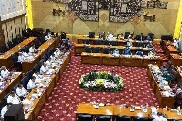 Kasus Keracunan MBG, Kepala BGN: Makanan Dimasak Terlalu Awal dan Lambat Dikirim Kasus Keracunan MBG, Kepala BGN: Makanan Dimasak Terlalu Awal dan Lambat Dikirim