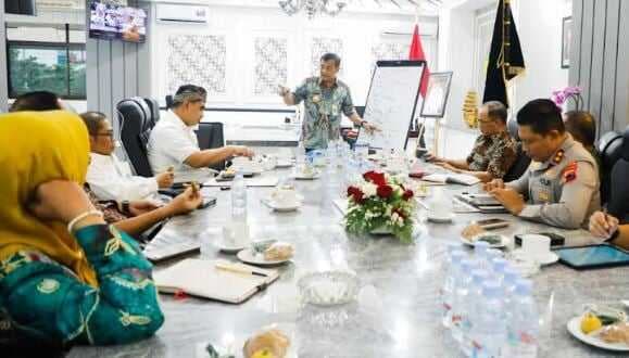 Ratas Sikapi Demo Bupati Pati Rusuh, Gubernur Jateng: Hormati Hak Angket Ratas Sikapi Demo Bupati Pati Rusuh, Gubernur Jateng: Hormati Hak Angket