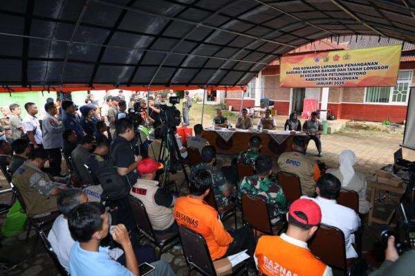 159 Orang Mengungsi Akibat Longsor di Pekalongan 159 Orang Mengungsi Akibat Longsor di Pekalongan