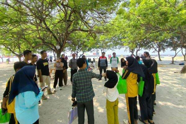 Rayakan Hari Mangrove Sedunia di Pulau Untung Jawa Rayakan Hari Mangrove Sedunia di Pulau Untung Jawa