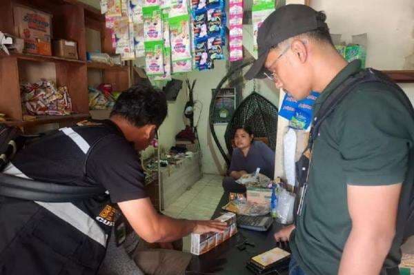 Bea Cukai Razia Toko dan Warung di Bandung Barat, Sita 34.686 Batang Rokok Tanpa Cukai Bea Cukai Razia Toko dan Warung di Bandung Barat, Sita 34.686 Batang Rokok Tanpa Cukai