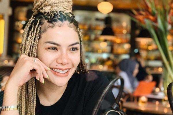 Razman Nasution Resmi Laporkan Nikita Mirzani Terkait UU ITE Razman Nasution Resmi Laporkan Nikita Mirzani Terkait UU ITE