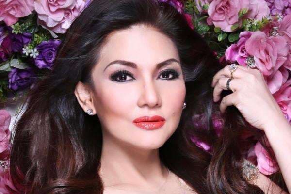 Reaksi Nia Daniaty saat Farhat Abbas Ngeluh Capek Urus Anak Sakit 2 Hari Reaksi Nia Daniaty saat Farhat Abbas Ngeluh Capek Urus Anak Sakit 2 Hari