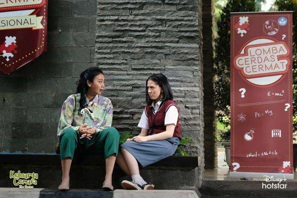 Rekomendasi 4 Film Bertema Keluarga yang Bikin Lebaran Lebih Hangat dan Bermakna Rekomendasi 4 Film Bertema Keluarga yang Bikin Lebaran Lebih Hangat dan Bermakna