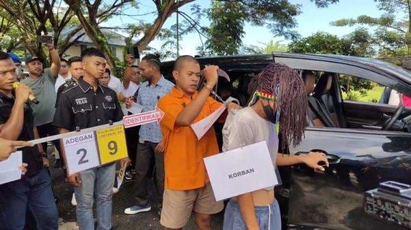 Rekonstruksi Pembunuhan Wanita Cantik oleh Oknum TNI AL di Sorong Peragakan 22 Adegan Rekonstruksi Pembunuhan Wanita Cantik oleh Oknum TNI AL di Sorong Peragakan 22 Adegan
