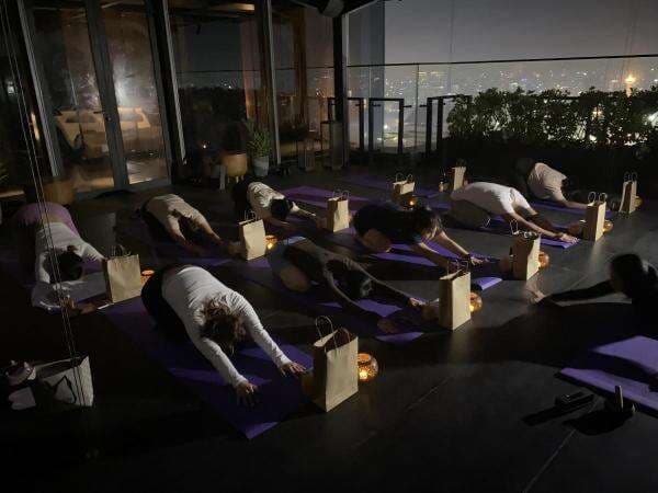 Relaksasi dengan Yoga di Park Hyatt Jakarta saat Earth Hour, Pulihkan Kesehatan Fisik dan Mental Relaksasi dengan Yoga di Park Hyatt Jakarta saat Earth Hour, Pulihkan Kesehatan Fisik dan Mental