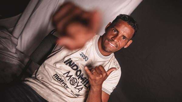 Resmi Gabung Persita Tangerang, Eber Bessa Ingin Dongkrak Performa Pendekar Cisadane Resmi Gabung Persita Tangerang, Eber Bessa Ingin Dongkrak Performa Pendekar Cisadane