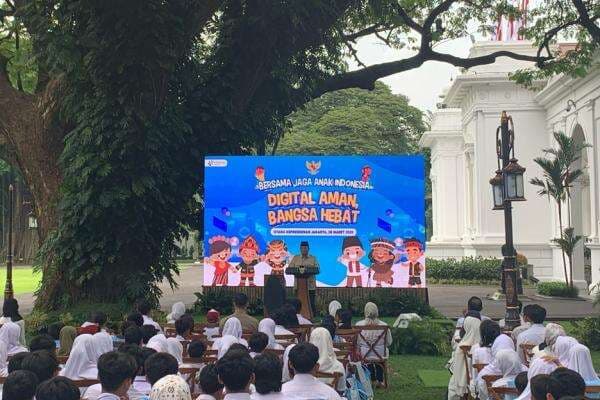 Resmi, Prabowo Sahkan PP Perlindungan Anak di Ruang Digital Resmi, Prabowo Sahkan PP Perlindungan Anak di Ruang Digital